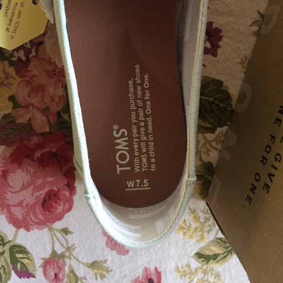 NWT Mint Green TOMS 7.5W - Picture 3 of 6
